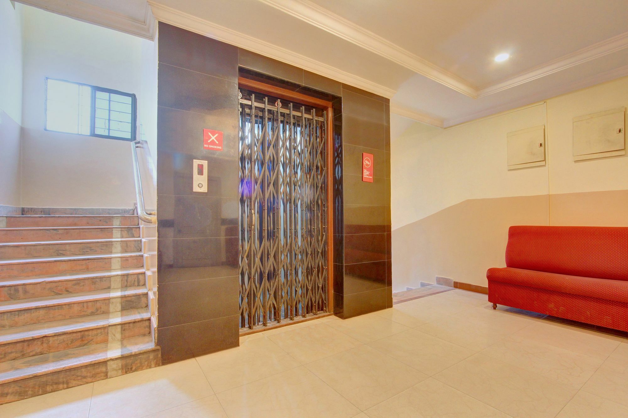 Oyo 10596 Hotel Indu Hyderabad Exteriör bild